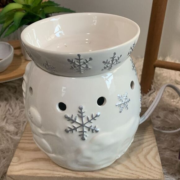 Scentsy 2010 Snow Day Wax Warmer Full Size Snowman Scene - Picture 8 of 17